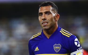 BUENOS AIRES, ARGENTINA - JANUARY 26: Carlos Tevez of Boca Juniors looks on during a match between Boca Juniors and Independiente as part of Superliga 2019/20 at Alberto J. Armando Stadium on January 26, 2020 in Buenos Aires, Argentina. (Photo by Marcos Brindicci/Getty Images)