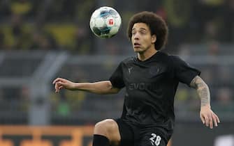 epa08051667 Dortmund's Axel Witsel in action against during the German Bundesliga soccer match between Borussia Dortmund and Fortuna Duesseldorf in Dortmund, Germany, 07 November 2019.  EPA/FRIEDEMANN VOGEL CONDITIONS - ATTENTION: The DFL regulations prohibit any use of photographs as image sequences and/or quasi-video.