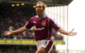 PAP05-20001226-LONDON, UNITED KINGDOM: West Ham United's Italian player Paolo Di Canio celebrates his opening goal during the English FA Carling Premiership match against Charlton at Upton Park, London Tueday 26th December 2000. EPA PHOTO-PA-TOBY MELVILLE 