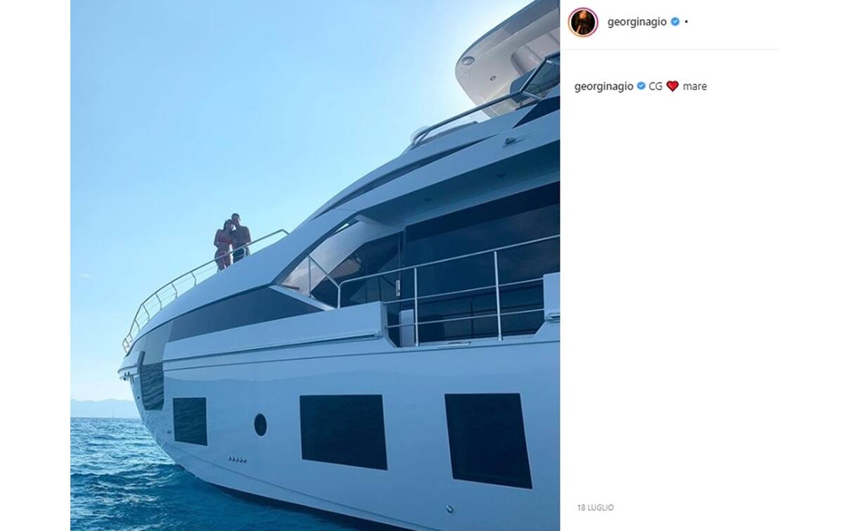 Cristiano Ronaldo e il nuovo Yacht: le vacanze con Georgina Rodriguez ...