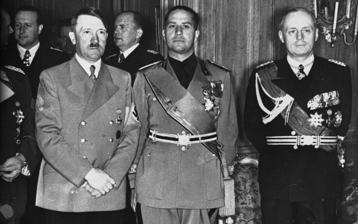 Adolf Hitler, Galeazzo Ciano e Joachim Von Ribbentrop Galeazzo Ciano, Adolf Hitler e Joachim Von Ribbentrop