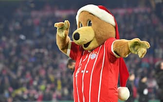 MUNICH, GERMANY - DECEMBER 20: Berni, mascot of FC Bayern Muenchen gestures during the DFB Cup match between Bayern Muenchen and Borussia Dortmund at Allianz Arena on December 20, 2017 in Munich, Germany. (Photo by Sebastian Widmann/Bongarts/Getty Images)