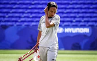 Olympique Lyonnais French goalkeeper Sarah Bouhaddi takes part to a training session, on June 18, 2020 in Decines-Charpieu Groupama Stadium. (Photo by JEFF PACHOUD / AFP)