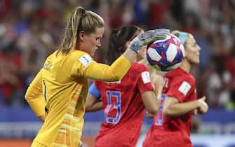 epa07690628 USA's goalkeeper Alyssa Naeher in action during the Semi final match between England and USA at the FIFA Women's World Cup 2019 in Lyon, France, 02 July 2019.  EPA/SRDJAN SUKI