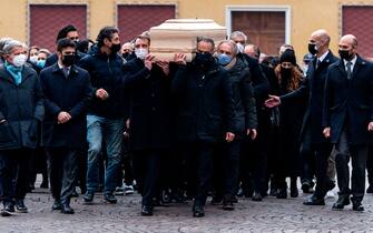 Paolo Rossi I Compagni Dell Con Lui Fino All Ultimo Le Foto Dal Funerale Sky Sport