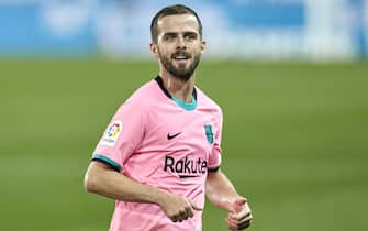 Miralem Pjanic of FC Barcelona during the La Liga match between Deportivo Alaves v FC Barcelona played at Mendizorroza  Stadium on October 31, 2020 in Vitoria, Spain.(Photo by Ion Alcoba/PRESSINPHOTO)