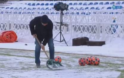 Troppa neve, Lucescu spala il campo. VIDEO