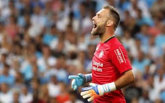 epa06941658 Toulouse's goalkeeper Baptiste Reynet reacts during the French Ligue 1 soccer match between Olympique Marseille and Toulouse FC at the Velodrome Stadium in Marseille, southern France, 10 August 2018.  EPA/SEBASTIEN NOGIER