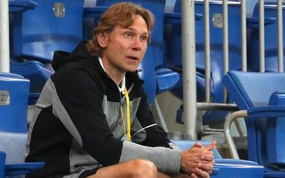 Karpin ct: l'annuncio mentre la sua squadra gioca