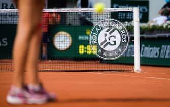 Illustration logo at the net during the fourth round at the Roland-Garros 2021, Grand Slam tennis tournament on June 7, 2021 at Roland-Garros stadium in Paris, France - Photo Rob Prange / Spain DPPI / DPPI / LiveMedia