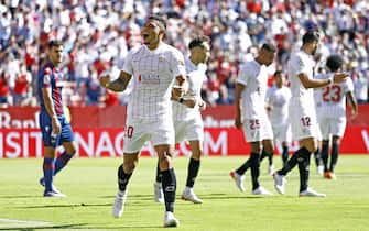 Diego Carlos of Sevilla FC celebrates his goal during the La Liga match between Sevilla FC and Levante UD played at Sanchez Pizjuan Stadium on October 24, 2021 in Sevilla, Spain.(Photo by Antonio Pozo / PRESSINPHOTO)