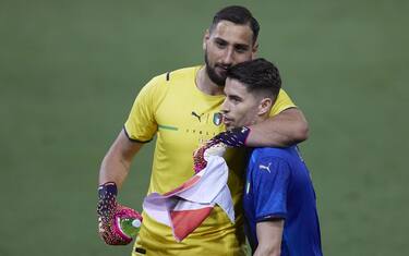 BOLOGNA, ITALY - JUNE 04:  Gianluigi Donnarumma and Jorginho of Italy during the international friendly match between Italy and Czech Republic at Renato Dall'Ara Stadium on June 04, 2021 in Bologna, Italy. (Photo by Emmanuele Ciancaglini/Quality Sport Images/Getty Images)