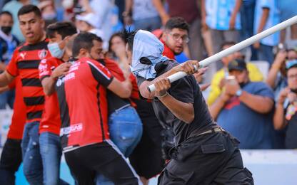 Follia in Messico: scontri tra tifosi e 22 feriti