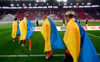 PIRAEUS, GREECE - APRIL 09: Shakhtar Donetsk prepare to face Olympiacos FC in an international friendly match, with the proceeds going to raise money for Ukrainian refugees, at Karaiskakis Stadium on April 9, 2022 in Piraeus, Greece. (Photo by Milos Bicanski/Getty Images)