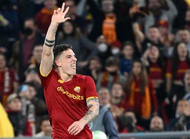 AS Roma's Nicolo' Zaniolo celebrates after scoring the 4-0 goal during the UEFA Conference League quarter final second leg soccer match between AS Roma and Bodo Glimt at Olimpico stadium in Rome, Italy, 14 April 2022.  ANSA/ETTORE FERRARI


 