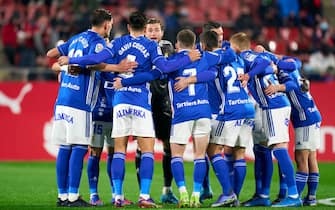GIRONA, SPAIN - MARCH 06: Players of Real Oviedo prior to the La Liga Smartbank match between Girona FC and Real Oviedo at Montilivi Stadium on March 06, 2022 in Girona, Spain. (Photo by Pedro Salado/Quality Sport Images/Getty Images)