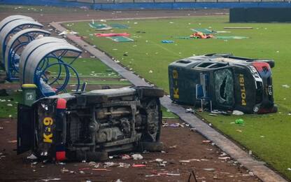 Indonesia, strage dopo partita: oltre 180 morti