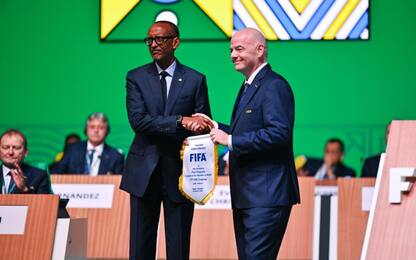 Infantino rieletto presidente FIFA: "Vi amo tutti"
