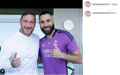 Totti in visita al Real Madrid, foto con Benzema