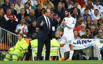 Head Coach Rafael Benitez of Real Madrid talks to Isco during the UEFA Champions League Group A football match between Real Madrid CF and FC Shakhtar Donetsk on September 15, 2015 at Santiago Bernabeu stadium in Madrid, Spain.Photo: Manuel Blondeau/AOP.Press/DPPI