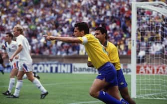 10 Jun 1993: US CUP 93. BRAZIL BEAT USA 2-0. CARECA OF BRAZIL SCORES THE FIRST GOA
