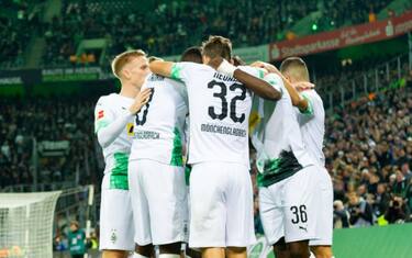 Bundesliga, Gladbach capolista soilitario