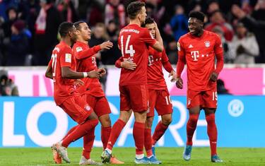 Bayern, 6 gol con super Coutinho. Poker Dortmund