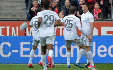 Bayern, 4-1 e ritorno in vetta. Pari Schalke