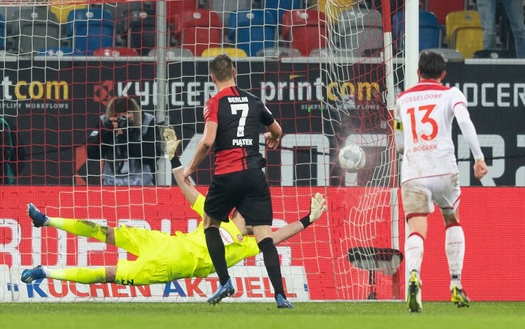 Il gol di Piatek in Fortuna Dusseldorf-Herta Berlino 3-3
