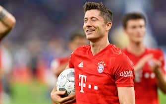 GELSENKIRCHEN, GERMANY - AUGUST 24 : Robert Lewandowski of FC Bayern Muenchen looks on during the Bundesliga match between FC Schalke 04 and FC Bayern Muenchen at Veltins-Arena on August 24, 2019 in Gelsenkirchen, Germany. (Photo by TF-Images/Getty Images)