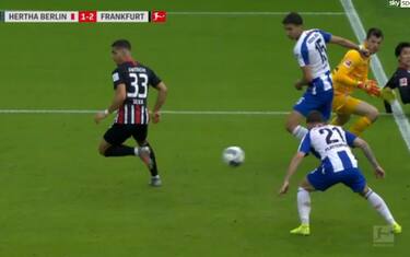 André Silva, gol di tacco e doppietta. VIDEO