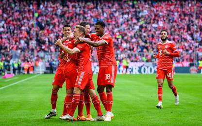 Bayern show, ma il Borussia non molla e resta a -1