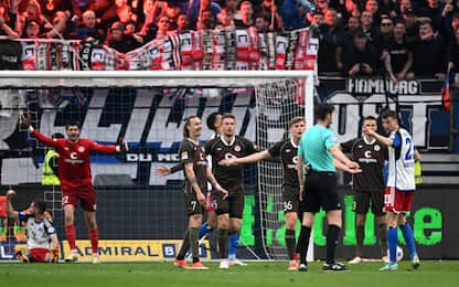 Amburgo-St. Pauli 0-0: gol annullato all'Amburgo