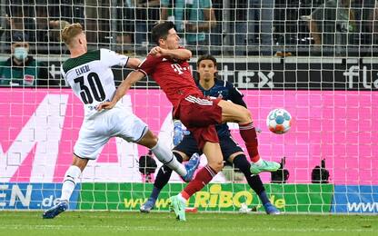 Lewandowski salva il Bayern: 1-1 con il Gladbach