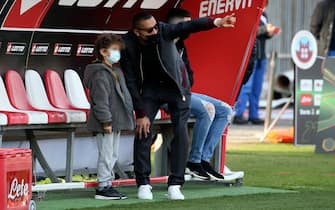Kevin-Prince Boateng of AC Monza with his son before the Serie B match between AC Monza and AS Cittadella at Stadio Brianteo on February 27, 2021 in Monza, Italy. (Photo by Giuseppe Cottini/NurPhoto via Getty Images)
