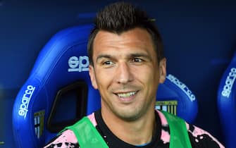 PARMA, ITALY - AUGUST 24: Mario Mandzukic of Juventus  looks on during the Serie A match between Parma Calcio and Juventus at Stadio Ennio Tardini on August 24, 2019 in Parma, Italy.  (Photo by Alessandro Sabattini/Getty Images)