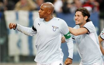 Lazio v Genoa - Campionato TIM Serie A 2008 2009 ©Luca Pagliaricci - LaPresse
23 11 2008 Roma ( Italia ) Sport Calcio
Lazio v Genoa - Campionato TIM Serie A 2008 2009
Nella foto: Esultanza di Ousmane Dabo dopo il gol dell'1-1 con Pasquale Foggia
©Luca Pagliaricci - LaPresse
23 11 2008 Roma ( Italy ) Sport Soccer
Lazio versus Genoa - Italian Serie A Soccer League 2008 2009
In the Photo: Ousmane Dabo celebrates with teammate Pasquale Foggia after scoring goal
