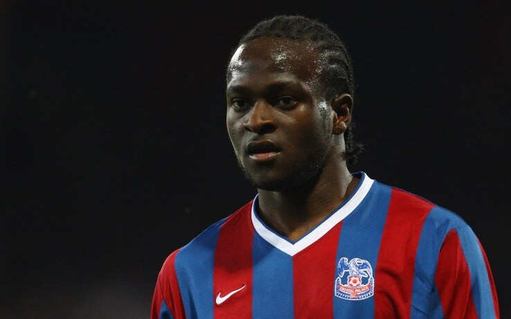 Moses con la maglia del Crystal Palace Moses con la maglia del Crystal Palace
