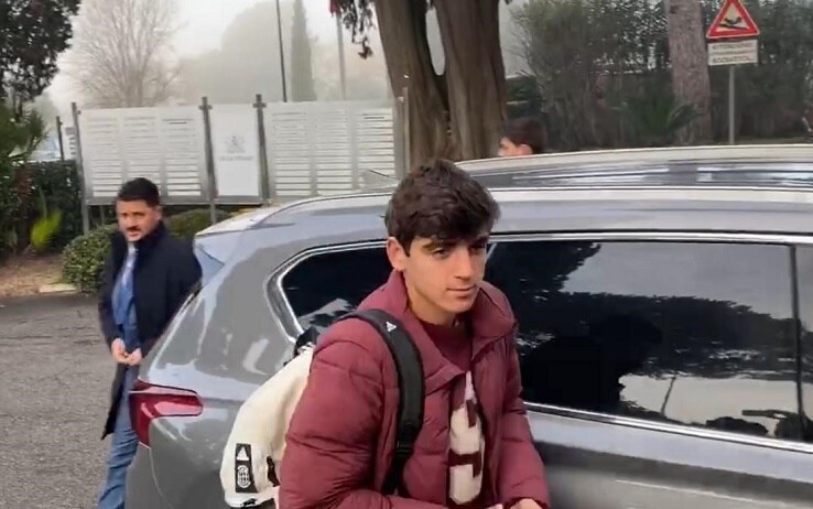 L'arrivo di Carlos Vilar a Villa Stuart per le visite mediche