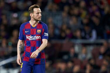 BARCELONA, SPAIN - FEBRUARY 02: Ivan Rakitic of FC Barcelona looks on during the La Liga match between FC Barcelona and Levante UD at Camp Nou on February 02, 2020 in Barcelona, Spain. (Photo by Quality Sport Images/Getty Images)