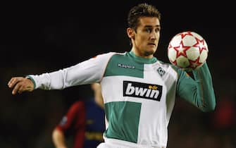 BARCELONA, SPAIN - DECEMBER 05:  Miroslav Klose of Werder Bremen during the UEFA Champions League Group A match between Barcelona and Werder Bremen at the Nou Camp on December 5, 2006 in Barcelona, Spain.  (Photo by Shaun Botterill/Getty Images)