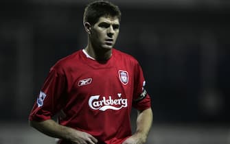 LUTON, UNITED KINGDOM - JANUARY 07:  Steve Gerrard of Liverpool looks on during the FA Cup 3rd Round match between Luton Town and Liverpool at Kenilworth Road on January 7, 2006 in Luton, England.  (Photo by Tom Shaw/Getty Images)