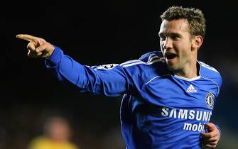 London, UNITED KINGDOM:  Chelsea's Ukrainian striker Andryi Shevchenko celebrates his team's opening goal against Levski Sofia during their Champions league group A match at Stamford Bridge stadium in west London, 05 December 2006. AFP PHOTO / ODD ANDERSEN  (Photo credit should read ODD ANDERSEN/AFP via Getty Images)