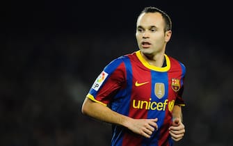 BARCELONA, SPAIN - DECEMBER 12:  Andres Iniesta of Barcelona looks on during the La Liga match between Barcelona and Real Sociedad at Camp Nou Stadium on December 12, 2010 in Barcelona, Spain. Barcelona won the match 5-0.  (Photo by David Ramos/Getty Images)