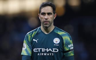 epa08094351 Manchester City's goalkeeper Claudio Bravo during the English Premier league soccer match between Manchester City and Sheffield United held at the Etihad stadium in Manchester, Britain, 29 December 2019.  EPA/LYNNE CAMERON EDITORIAL USE ONLY. No use with unauthorized audio, video, data, fixture lists, club/league logos or 'live' services. Online in-match use limited to 120 images, no video emulation. No use in betting, games or single club/league/player publications