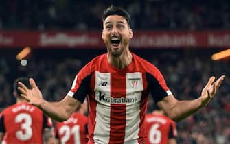 epa08198795 Athletic Club's Aritz Aduriz celebrates after the Spanish King's Cup quarters final between Athletic Bilbao and FC Barcelona at San Mames stadium in Bilbao, northern Spain, 06 February 2020.  EPA/MIGUEL TONA