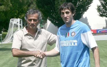 20090711 - APPIANO GENTILE (CO) - SPO - PRESENTAZIONE MOTTA E MILITO. L'allenatore dell'Inter  con Diego Milito neo acqusto della società neroazzurra.MATTEO BAZZI / ANSA