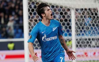 epa07386123 Zenit's player Sardar Azmoun celebrates after scoring a goal against Fenerbahce during the UEFA Europa League round of 32 second leg soccer match between Zenit and Fenerbahce in St. Petersburg, Russia, 21 February 2019.  EPA/ANATOLY MALTSEV