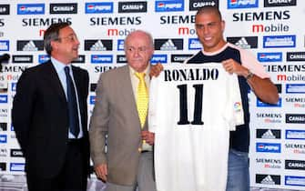 ©MIGUELEZ SPORT/LAPRESSE
02-09-2002 MADRID
SPORT CALCIO
 NELLE FOTO PRESENTAZIONE RONALDO AL REAL MADRID