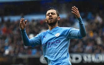 epa07950957 Manchester City's Bernardo Silva reacts during the English Premier League soccer match between Manchester City and Aston Villa in Manchester, Britain, 26 October 2019.  EPA/PETER POWELL EDITORIAL USE ONLY. No use with unauthorized audio, video, data, fixture lists, club/league logos or 'live' services. Online in-match use limited to 120 images, no video emulation. No use in betting, games or single club/league/player publications